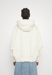 Nike Sportswear HOODIE - Jersey con capucha - off-white