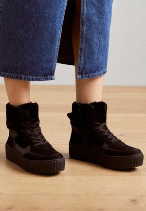 Kotníkové boty na platformě - black
