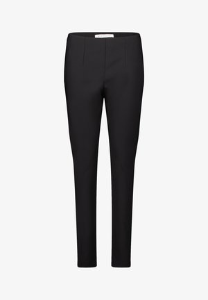 Zwarte op maat gemaakte broeken met een slim fit. Gemaakt van een gladde stof, voorzien van een middelhoge tailleband en subtiele plooilijnen aan de voorkant.