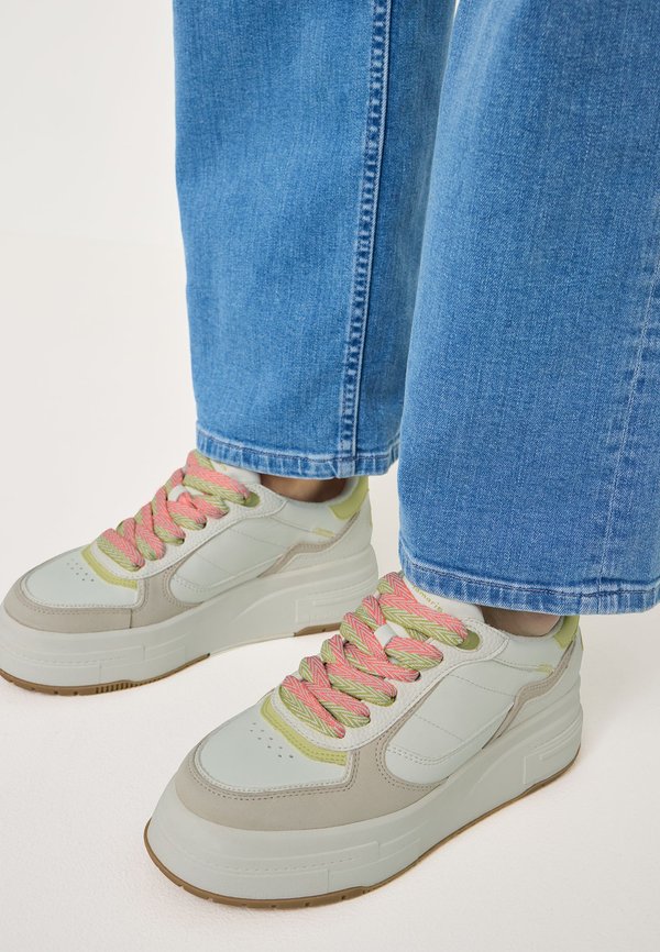 Trainers - lime comb4