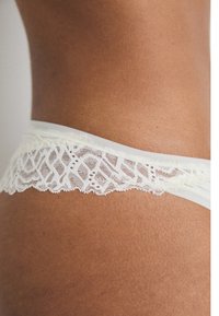 Thumbnail Image 6