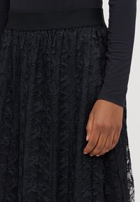 ONLY Petite ONLHENY SKIRT  - Maxisukňa - black