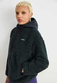 Columbia Flisinė striukė - black