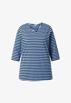 Gestreiftes V-Ausschnitt-T-Shirt mit Dreiviertelärmeln, das abwechselnd blaue und marineblaue Streifen aufweist. Weicher Stoff mit entspannter Passform.