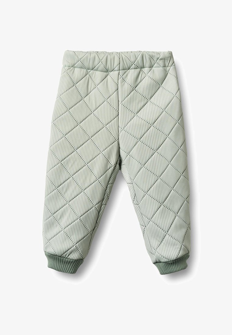 Pantalon de bébé matelassé vert clair avec coutures en losange et poignets côtelés sur fond blanc.