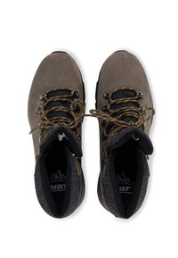 Graue Wanderschuhe aus strukturiertem Wildleder, mit gelben und schwarzen Schnürsenkeln, Metallhaken und einem dunklen Filzkragen. Gummisohlen sorgen für Griffigkeit.