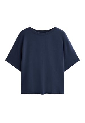 Tricou de culoare bleumarin, cu o croială lejeră, mâneci scurte, decolteu rotund și textură moale din bumbac. Are un design simplu, fără embellismente.