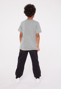 Champion ICONS CREWNECK LARGE LOGO - Camiseta estampada - grey