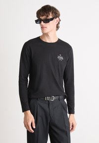 Tommy Hilfiger STACK TEE - Maglietta a manica lunga - black