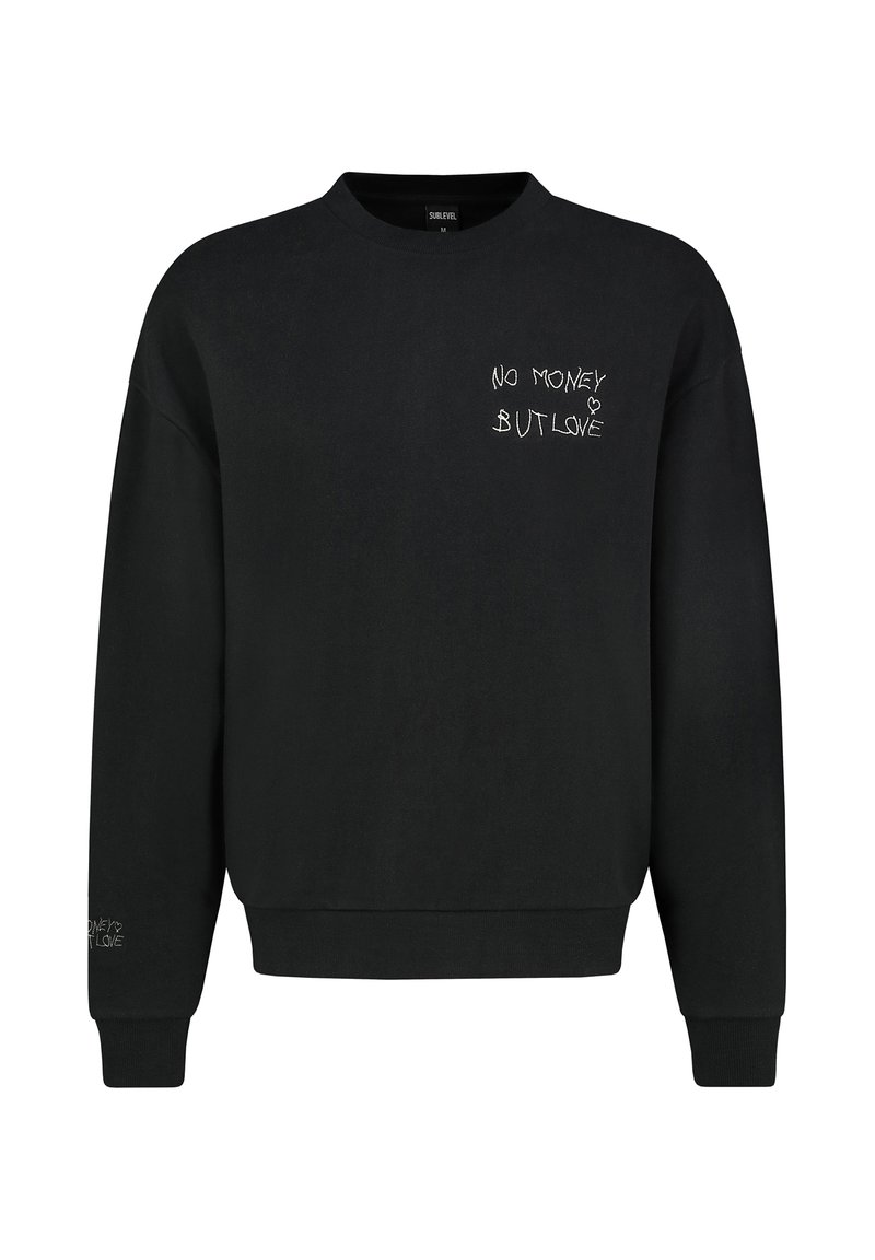 Zwarte sweatshirt met een ronde halslijn. Bevat witte geborduurde tekst: "GEEN GELD MAAR LIEFDE" op de borst en de linker mouw. Katoenmixmateriaal.