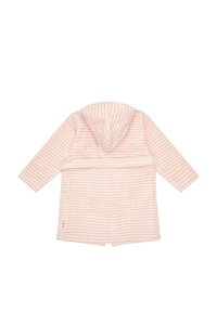 Bata de baño con capucha a rayas en color rosa, con mangas largas, hecha de material suave, que cuenta con un bolsillo frontal y un acabado texturizado.