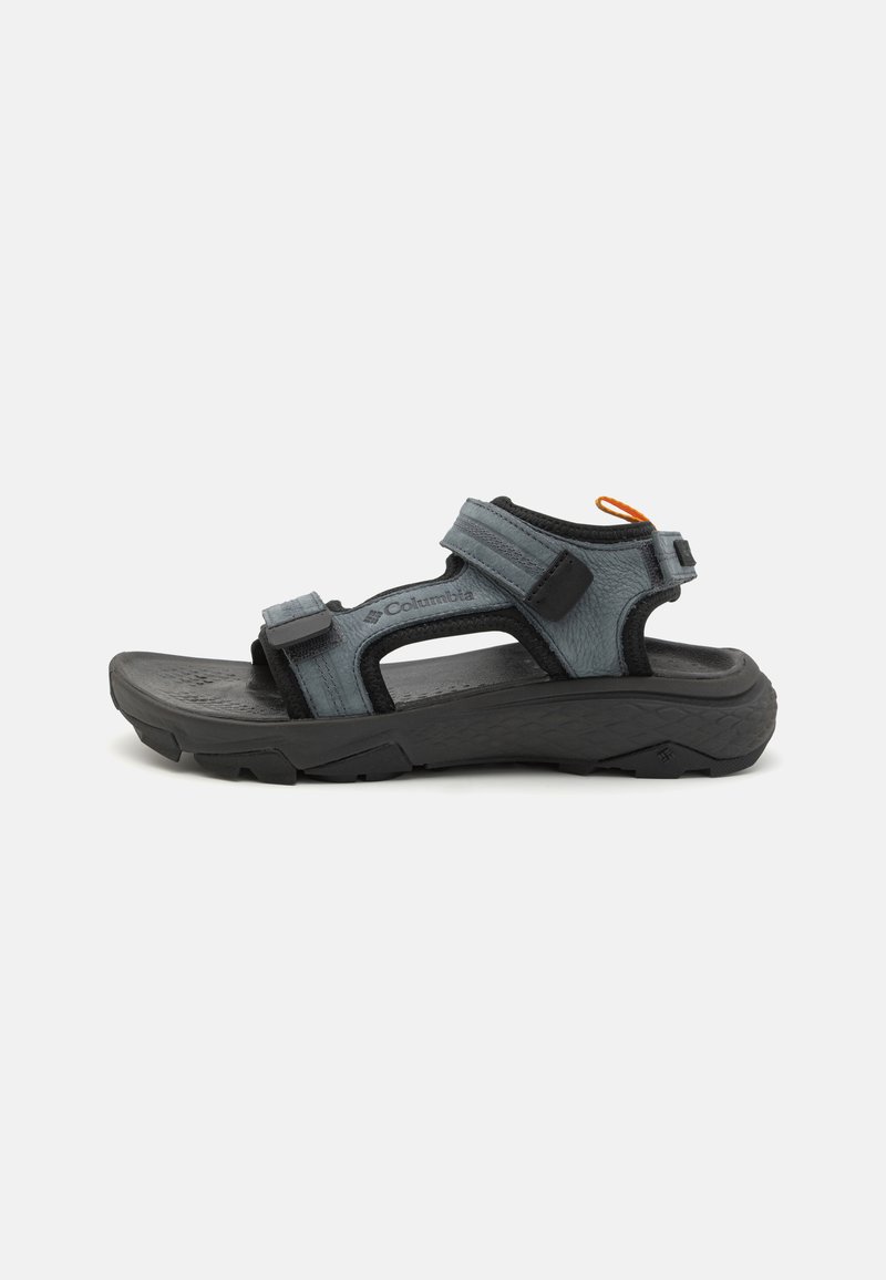 Columbia PEAKFREAK RUSH - Outdoorsandalen - graphite/mango/grijs ...