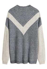 Pull en laine gris et crème avec un design en V au dos, texture côtelée et manches longues. Le corps est d'un gris plus foncé avec des manches claires.