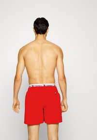Tommy Hilfiger LOGOLINE MEDIUM DRAWSTRING - Uimashortsit - deep crimson