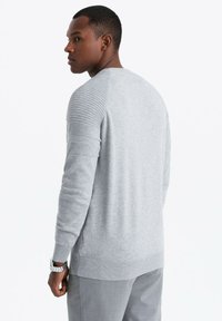 Ombre Strickpullover - grey melange