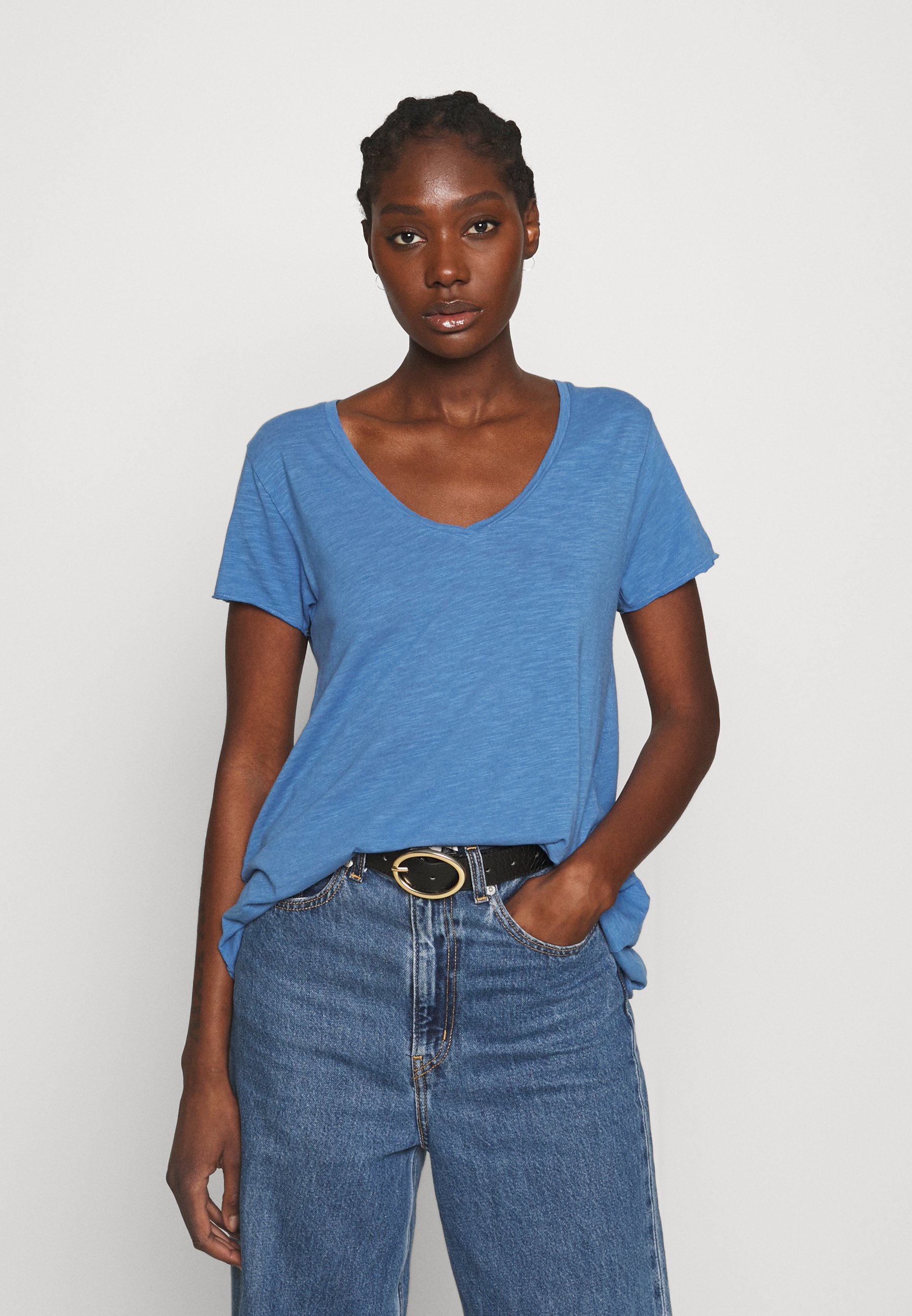 ariana grande h&m shirt