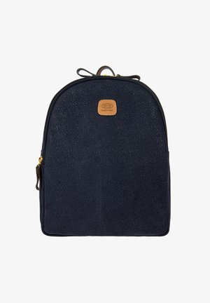 Navyblauer Leder-Rucksack mit strukturierter Oberfläche, runder Form, Obertragegriff und einem braunen Logo-Patch. Mit einem goldenen Reißverschlussakzent.