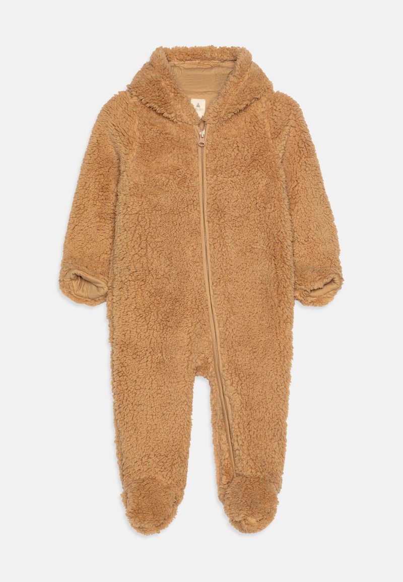 Brązowy kombinezon z polaru z zamkiem z przodu, puszystą fakturą, kapturem i zabudowanymi stopami. Miękki, ciepły i odpowiedni dla niemowląt.
