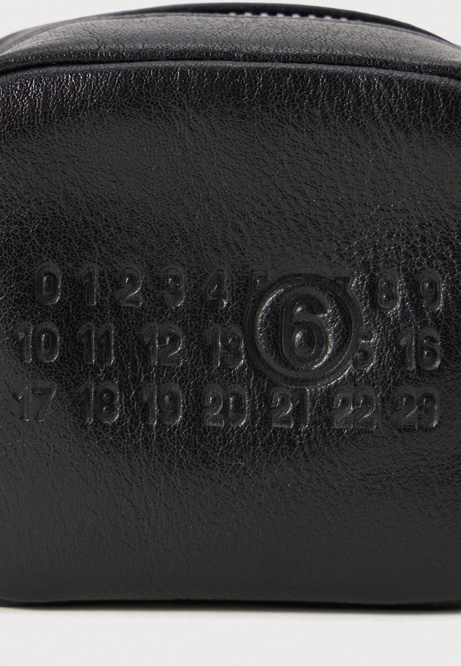 ポーチ MM6 MAISON MARGIELA UTILITY KEY POUCH MM6 Maison Margiela Utility Key Pouch - Red
