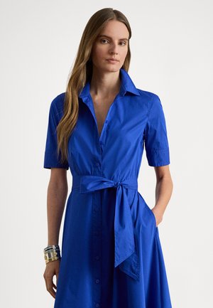 BELTED COTTON-BLEND SHIRTDRESS - Skjortekjole - cruise royal