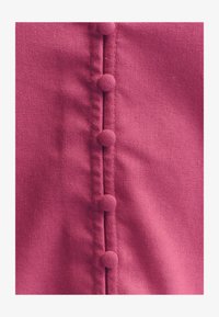 Unselected, raspberry red