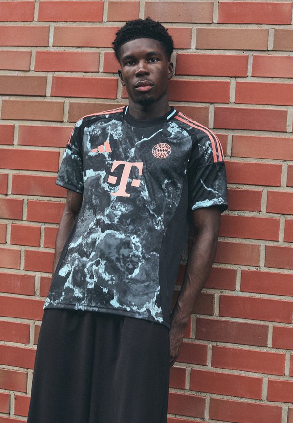 FC BAYERN 24/25 AWAY - Vereinsmannschaften