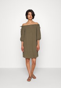 ONLY ONLTILLA THYRA OFF SHOULDER DRESS  - Vestido de dia - deep lichen green