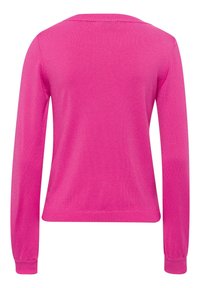 Suéter de manga larga en rosa brillante, hecho de un suave tejido de punto. Presenta un escote y puños acanalados, con una textura lisa en todo su superficie.