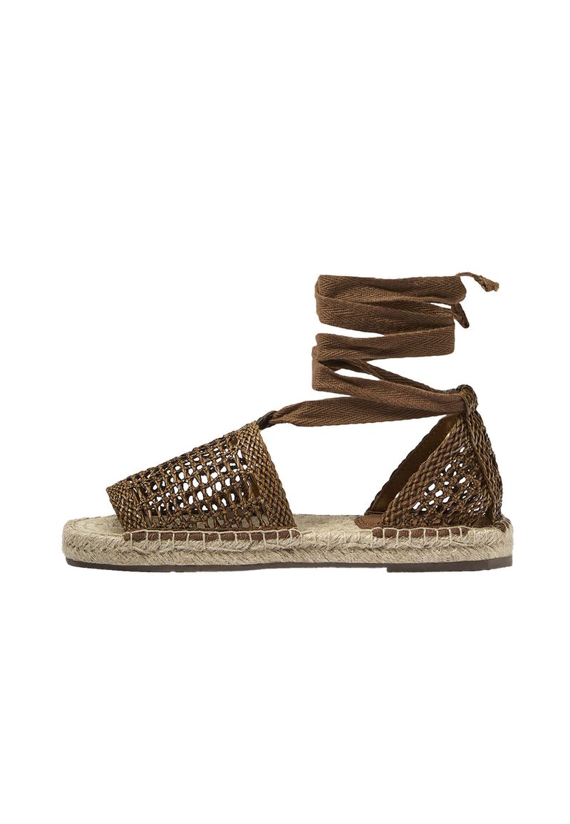 OYSHO Espadrilles bruin