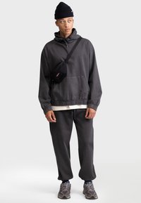 Redefined Rebel ANDY HOOD UNISEX - Φούτερ με κουκούλα - pirate black