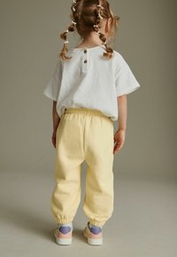 Next SOFT TOUCH - Pantalon classique - yellow