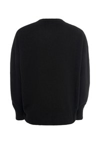 Maglione nero oversize realizzato in morbido tessuto a maglia. Presenta un colletto a girocollo e spalle scese. Orlo e polsini a coste.