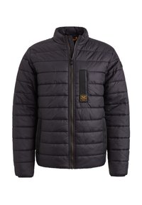 Chaqueta negra acolchada con cuello alzado, cremallera frontal y paneles laterales en contraste. Presenta un bolsillo en el pecho con logo y diseño acolchado.