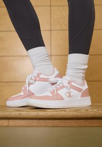 Unselected, pink/offwithe