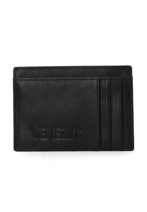 Zwarte leren kaarthouder met meerdere vakken, geperst logo, gladde textuur en een minimalistisch ontwerp. Klassieke rechthoekige vorm.