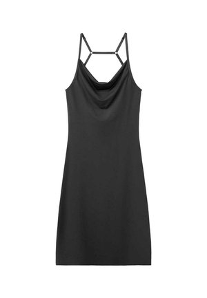 Robe noire au genou avec encolure drapée et doubles fines bretelles reliées par une lanière horizontale dans le dos.