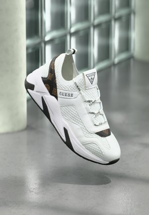 Guess GENIVER - Matalavartiset tennarit - white/brown