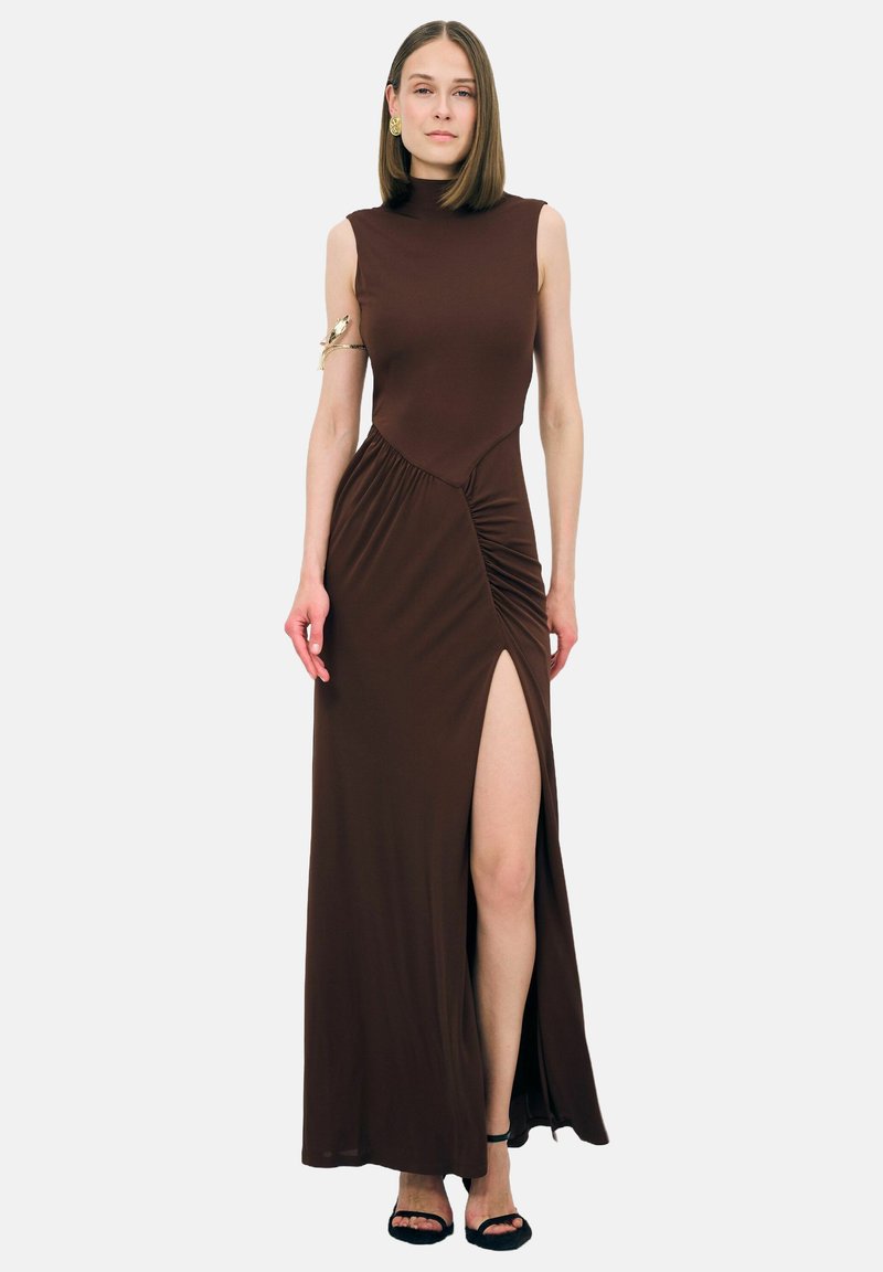 adL SLEEVELESS - Vestito lungo - brown
