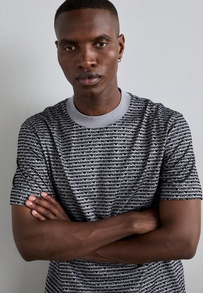 Emporio Armani T-shirts med print - grey