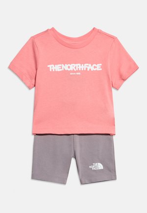 The North Face, KID BUBBLE LOGO REGULAR GRAPHIC UNISEX SET - Šortky - coral crush/transcendent grey