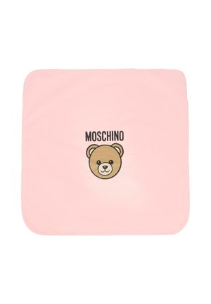 Rosa Decke mit einem Cartoon-Bärenkopf und dem Wort "MOSCHINO" oben in fettem schwarzen Text gedruckt. Glattes, weiches Material. Quadratische Form.