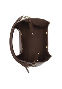 Borsa in pelle marrone con un ampio interno, accenti in metallo dorato e due tasche laterali. Tessuto liscio e design strutturato.