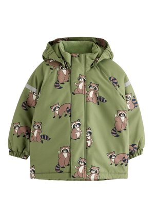 Grüner Kinderregenmantel mit Kapuze, mit Comic-Waschbär-Aufdruck und elastischen Bündchen an den Ärmeln.