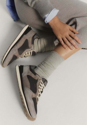 BERLIN - Trainers - grey
