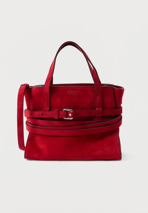 Červená semišová kabelka s dvoma rukoväťami, nastaviteľným pásovým detailom okolo stredu a ramenným popruhom, značky Moschino Milano.