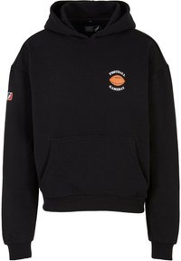 Felpa con cappuccio nera realizzata in misto cotone, con tasca frontale, polsini a coste e una grafica "Football Gameday" con un pallone da football arancione.