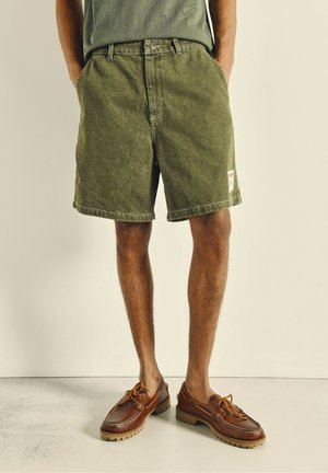 American Vintage UZATOWN - Denim shorts - kaki