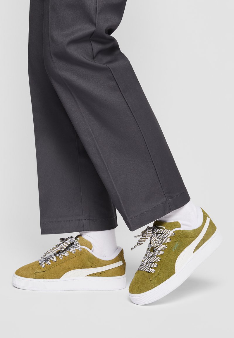 Puma - SUEDE XL SOFT - Skate shoes - olive green-puma white, Enlarge