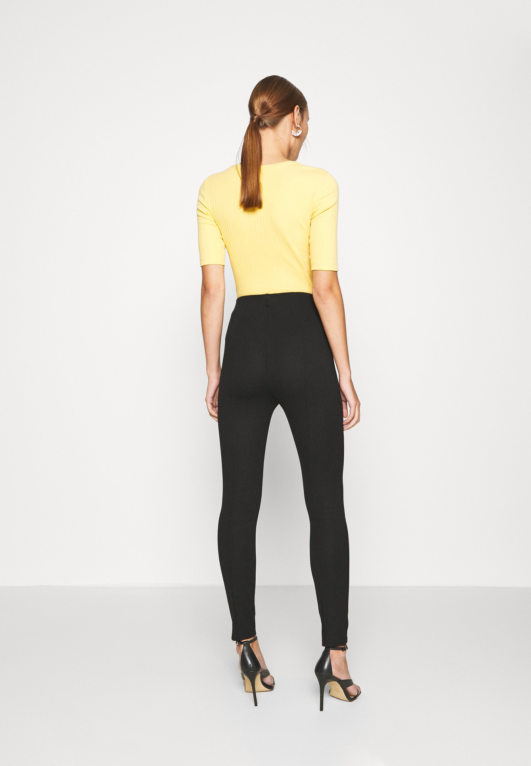 Anna Field Punto leggings with button 