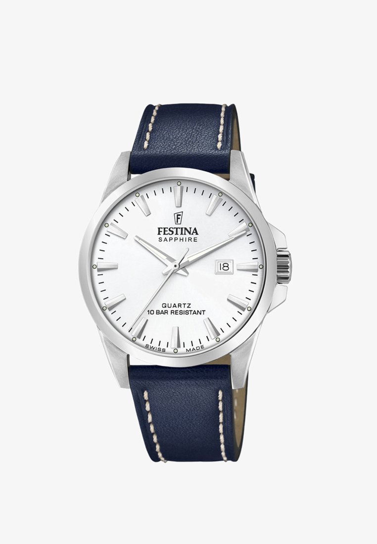 Reloj de pulsera para hombre Festina con esfera blanca, marcadores y agujas plateados, pantalla de fecha, cristal de zafiro y correa de cuero azul marino con costuras blancas.